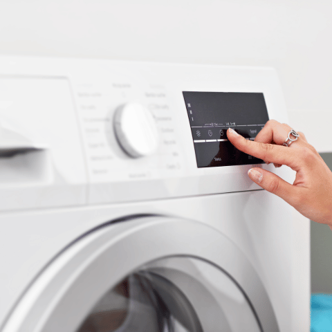 Come Lavare i Capi Tecnici Senza Rovinare Colore e Tessuto