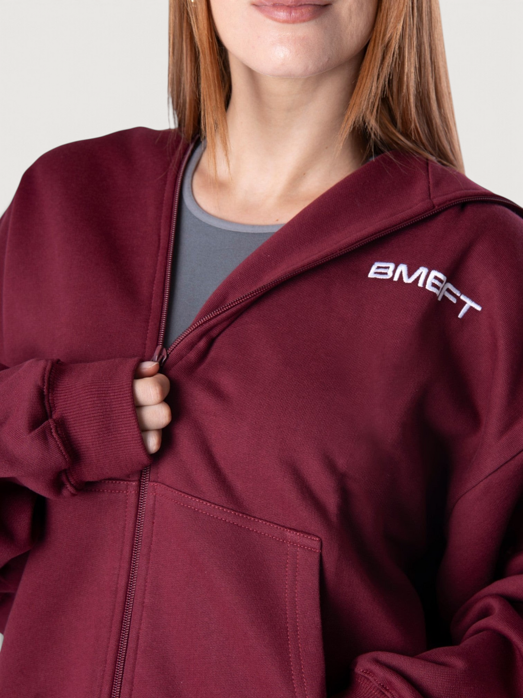 Felpa con cappuccio Bombafit Flux color bordeaux con zip frontale e logo ricamato sul petto