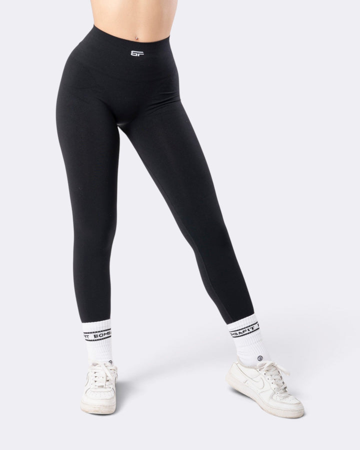 Leggings Bombafit Arya Seamless neri a vita alta con tessuto tecnico traspirante ed elastico per allenamento