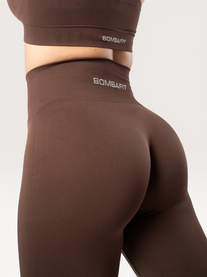 Leggings Bombafit marroni a vita alta con design seamless, tessuto elasticizzato e effetto push-up per donna